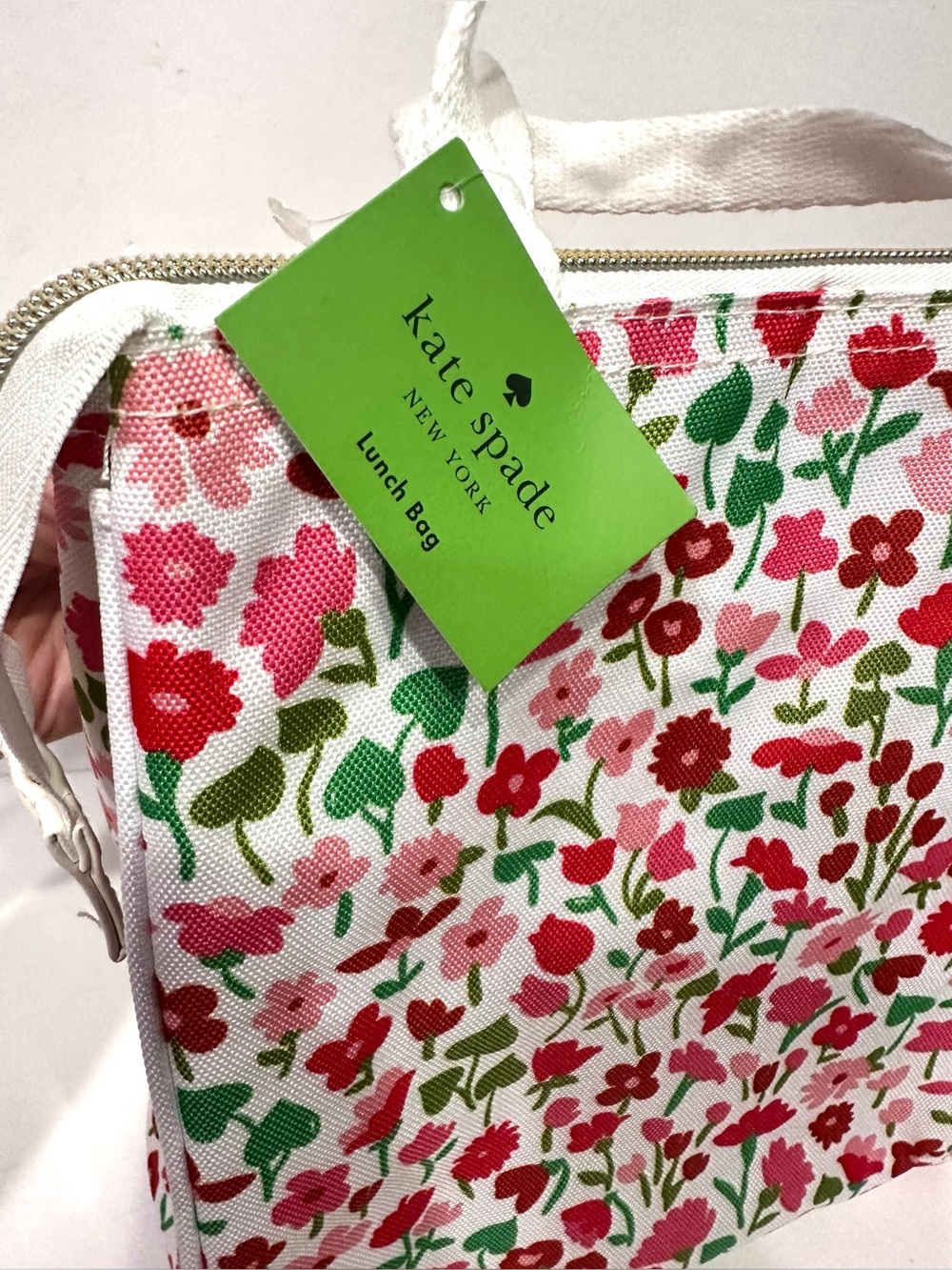 NEW, Kate Spade New York White/Red Floral Print Lunch Bag w/ Handle Zipper - Picture 2 of 10